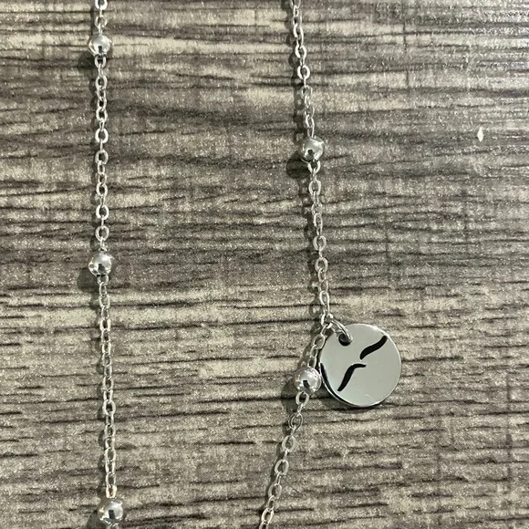 Elegant Silver Heart Pendant Necklace - Picture 4 of 5